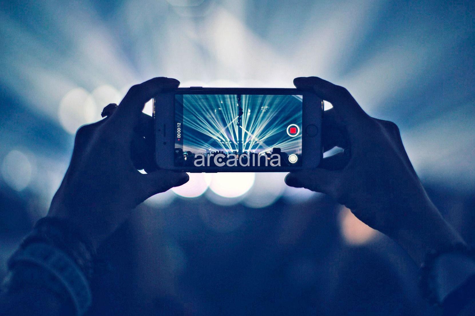 alicantedsoler - apple-1836071-1920.jpg